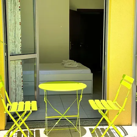 Two-room With Garden And Parking Apartment Como