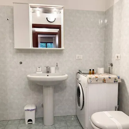 Appartement Two-room With Garden And Parking Côme